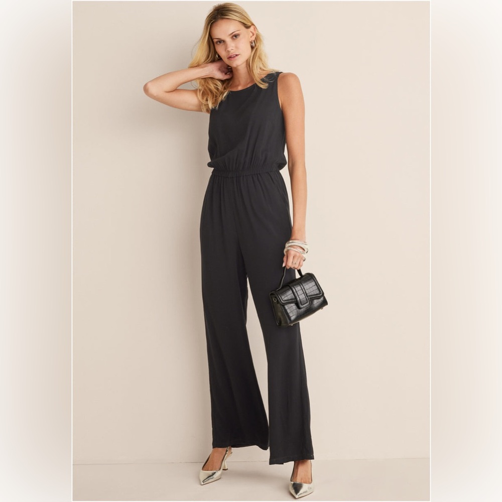 NWT Lascana for VENUS Little Black Sleeveless Jumpsuit Pockets Key Hole Back S